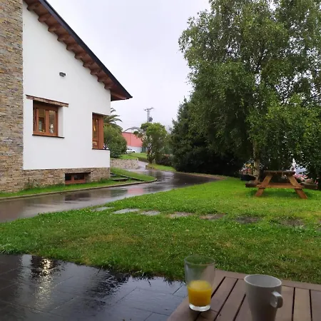 Y Casa La Paredana, *