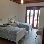 Y Casa La Paredana, Fontoria