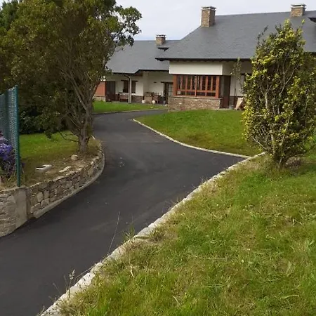 Y Casa La Paredana, Casa rural