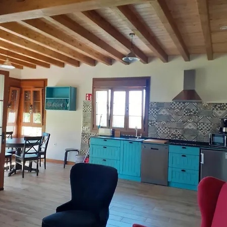 Y Casa La Paredana, *