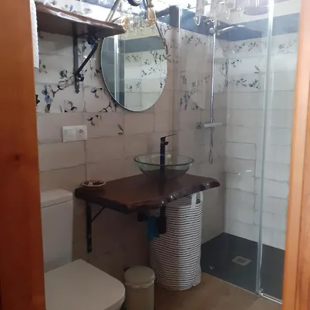 Y Casa La Paredana, *