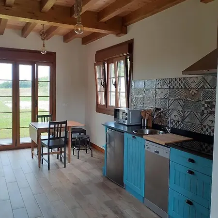 Y Casa La Paredana, *