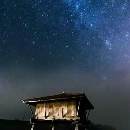 Y Casa La Paredana, *