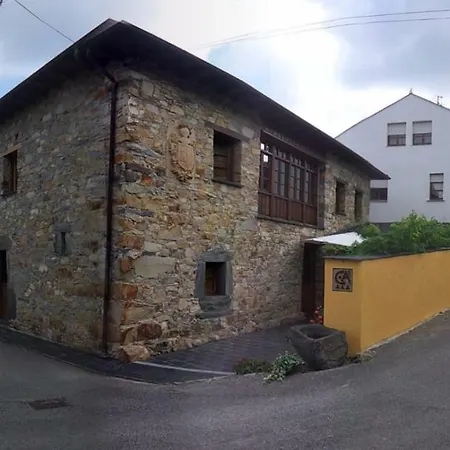 Y Casa La Paredana, *