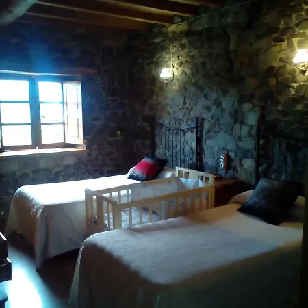 Y Casa La Paredana, *